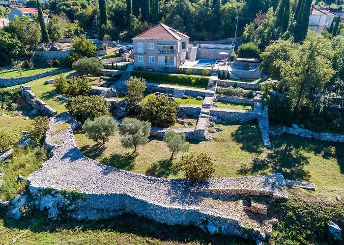 Holiday home Idylic Escape House With Pool *