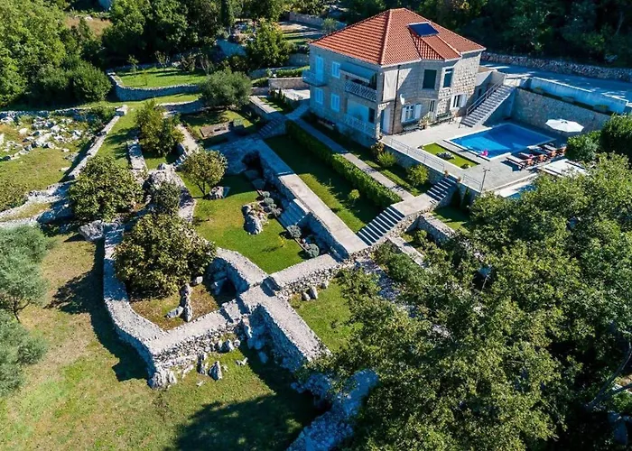 Idylic Escape House With Pool Holiday home Cilipi