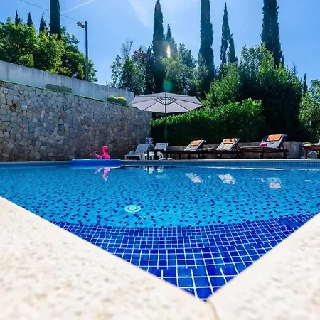 Idylic Escape House With Pool Čilipi