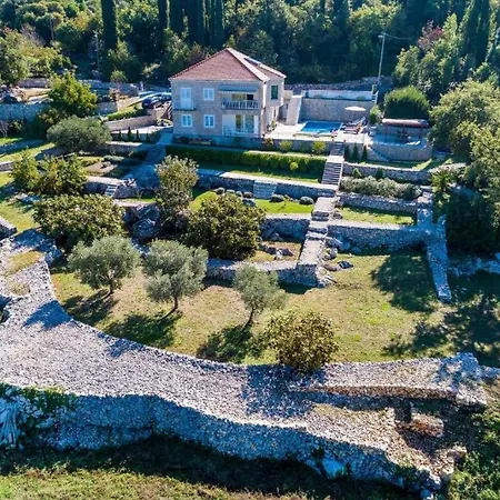 Сasa de vacaciones Idylic Escape House With Pool *