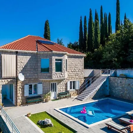 Idylic Escape House With Pool Сasa de vacaciones Čilipi