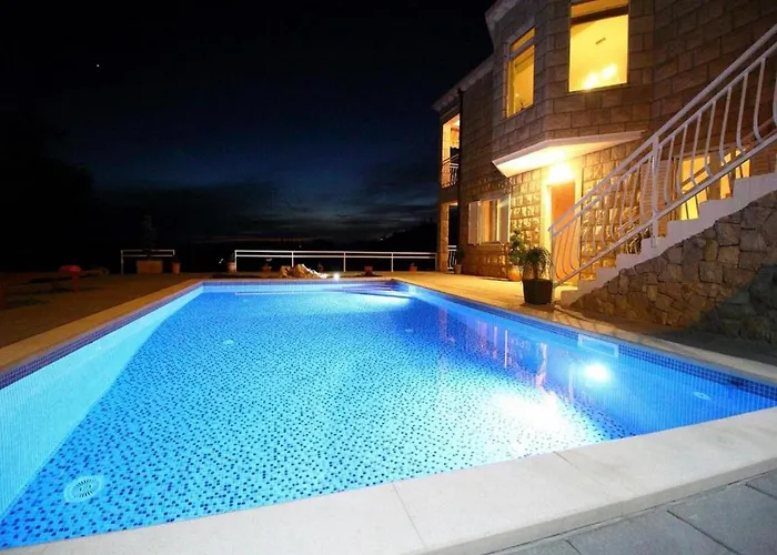 Idylic Escape House With Pool *