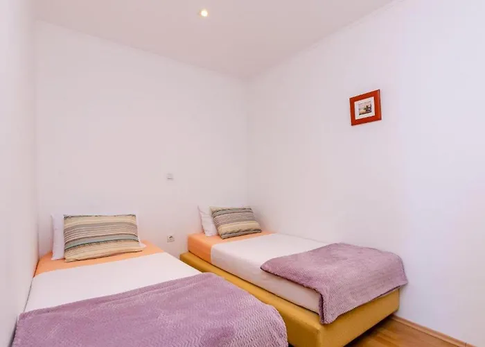 Idylic Escape House With Pool Čilipi